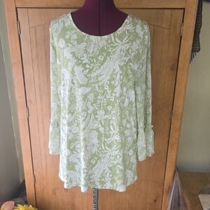 012 JM Collection Green and White Floral Blouse